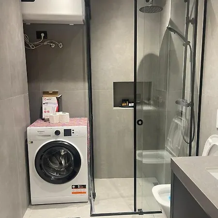 Square 21 تيرانا